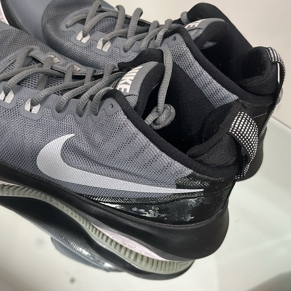 Nike Air Versitile Grey Black Basketball Shoes size 7 - Picture 4 of 13